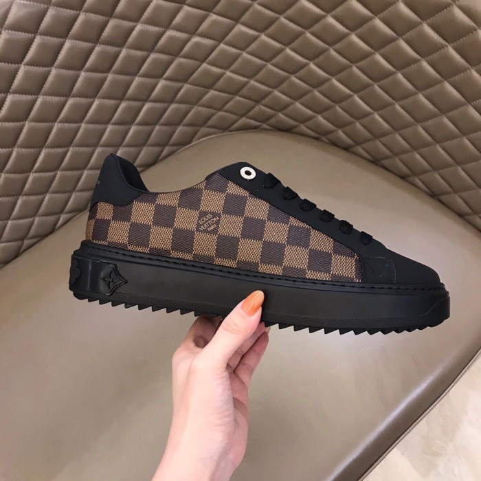 Louis Vuitton Low Top sneaker 18
