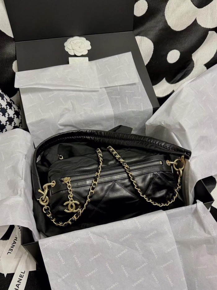 Handbag Chanel size 11*20*11 cm