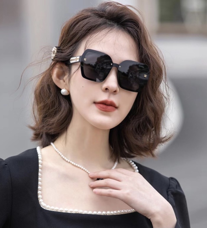 Sunglasses Chanel CH1598