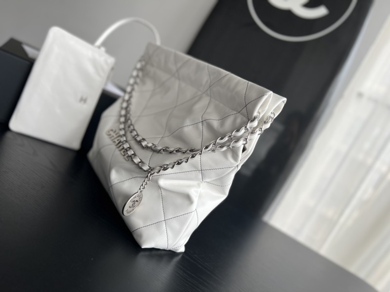 Handbag Chanel size 35cmx37cmx7 cm