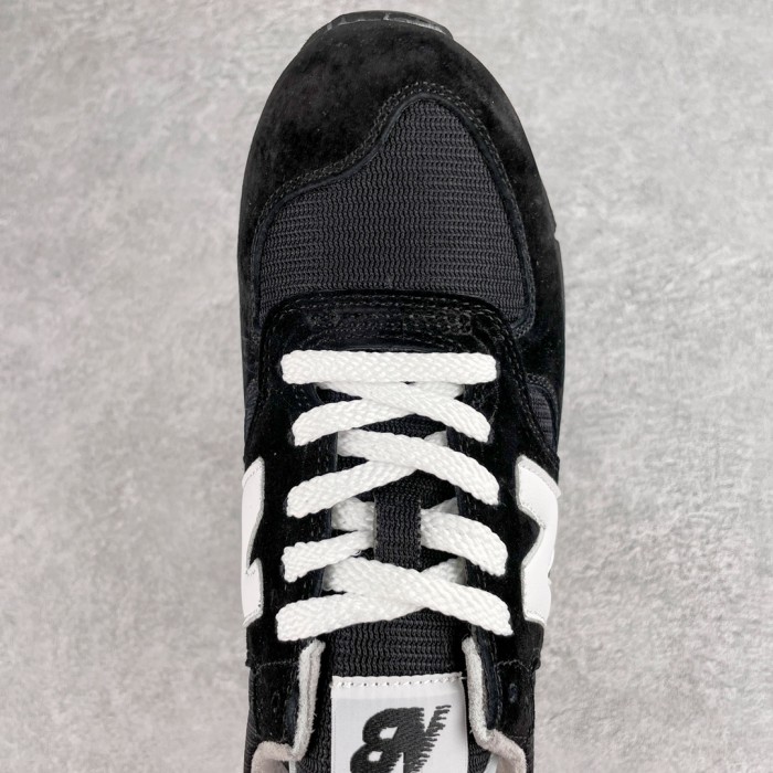 New Balance 990 Sneaker 1