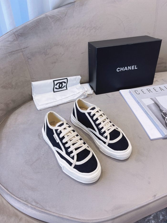 Chanel Flat canvas Sneaker 12