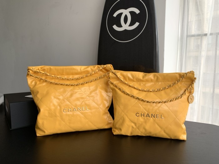 Handbag Chanel size 39cmx42cmx8 cm