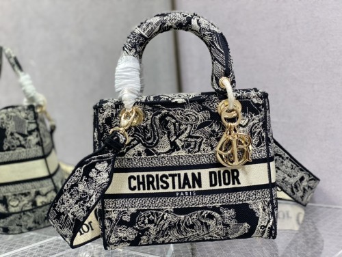 Handbag Dior size 24 cm