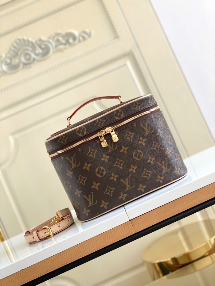 Handbag Louis Vuitton M42265 size 24X18X14.5 cm