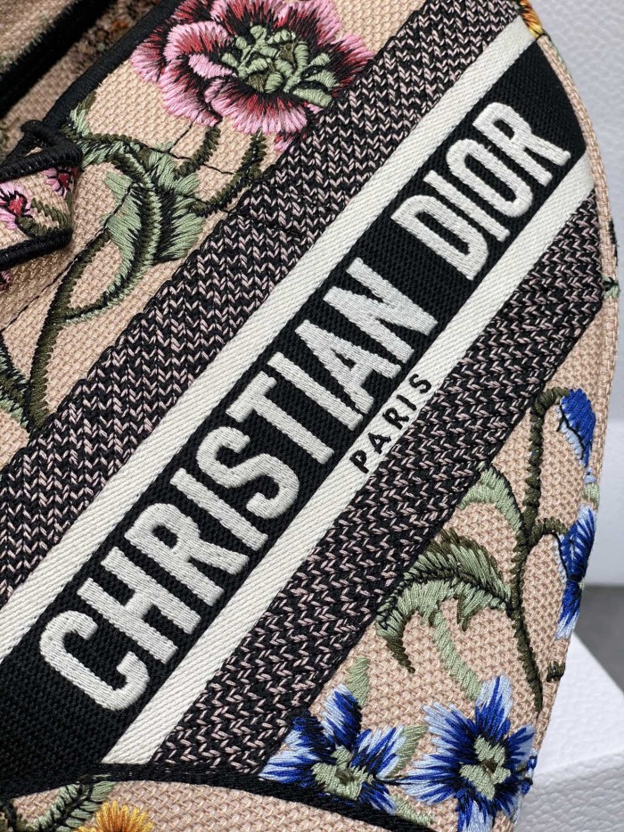 Handbag Dior size 25 cm