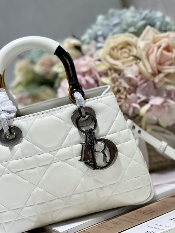 Handbag Dior 0062 size 24*16.5*9.5 cm