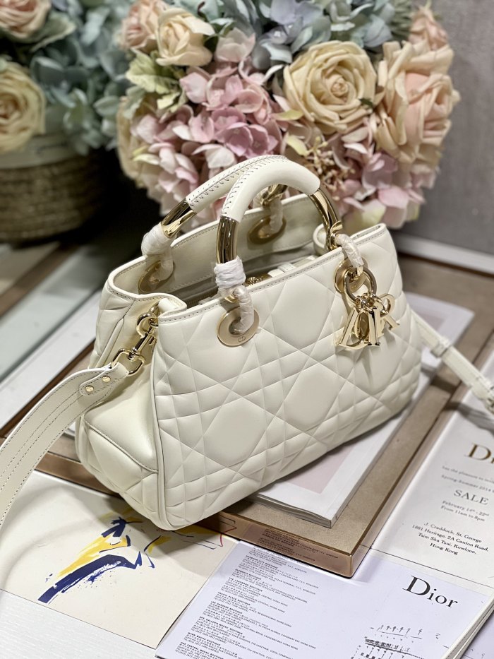 Handbag Dior 0062 size 24*16.5*9.5 cm