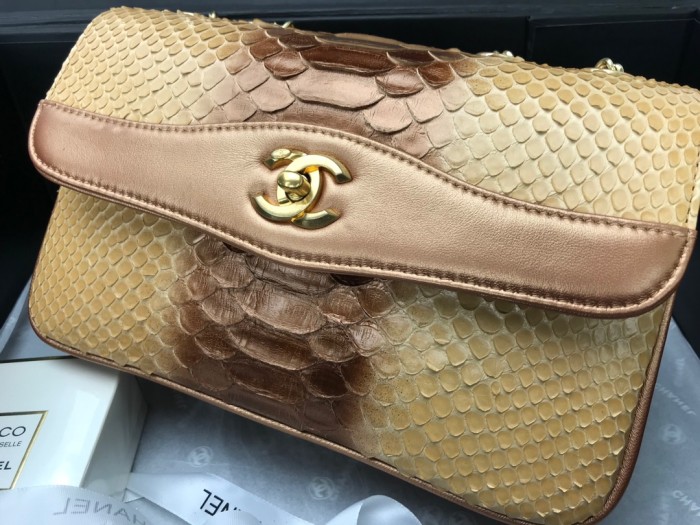 Handbag Chanel size 24.5cm*15.5cm*8.5 cm