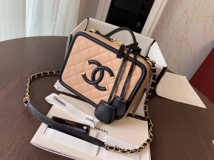Handbag Chanel size 21 cm