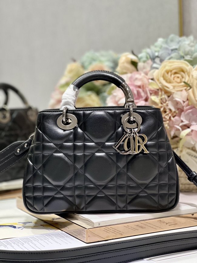 Handbag Dior 0062 size 24*16.5*9.5 cm