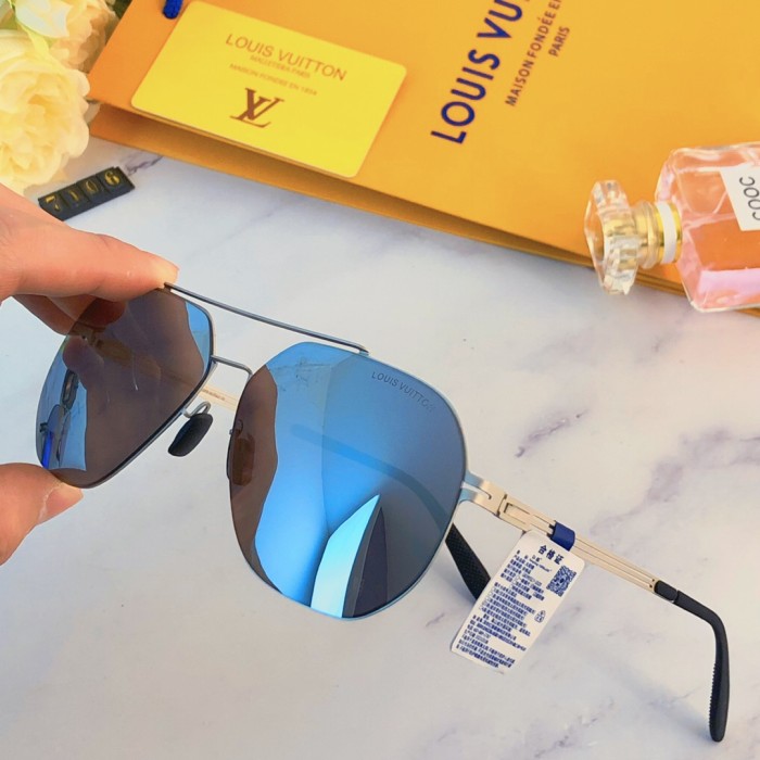 Sunglasses Louis Vuitton LV7106