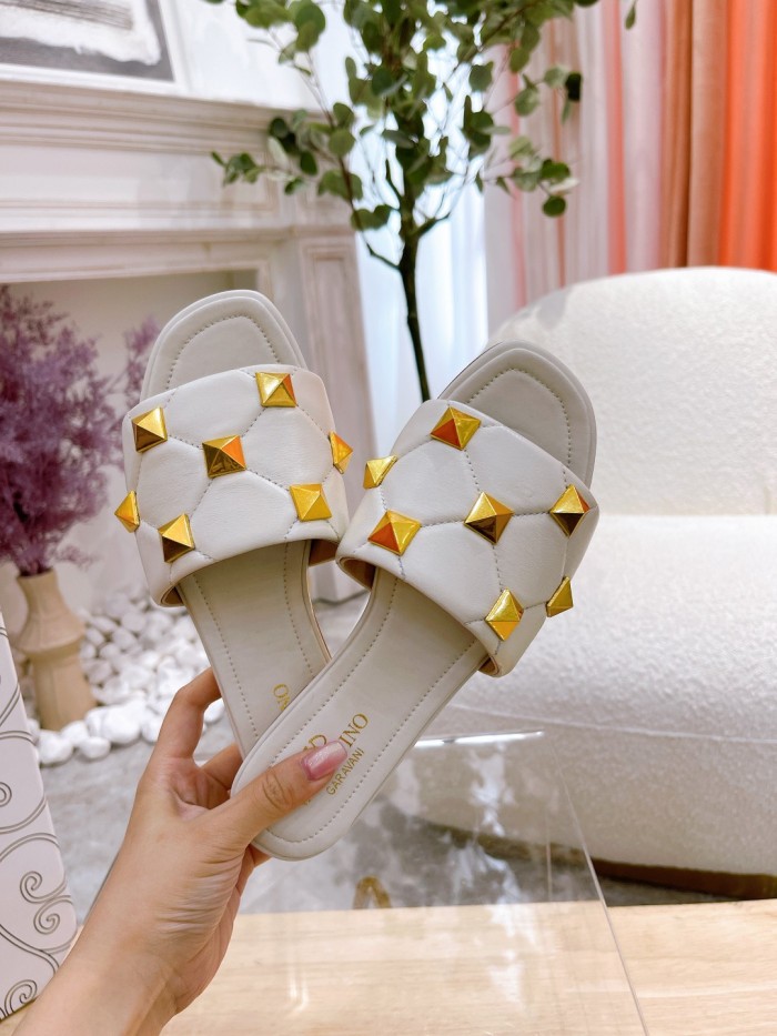 VALENTINO GARAVANI Roman Stud WOMEN 34