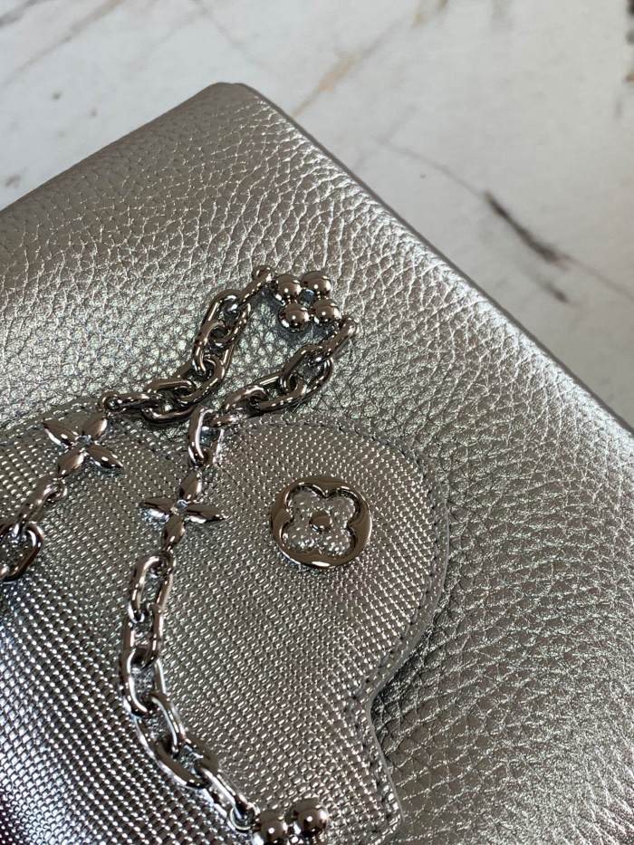 Handbag Louis Vuitton M80239 size 21 x 14 x 8