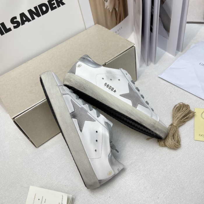 Golden Goose Superstar distressed-finish sneakers 29