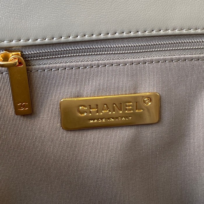 Handbag Chanel size 30 cm