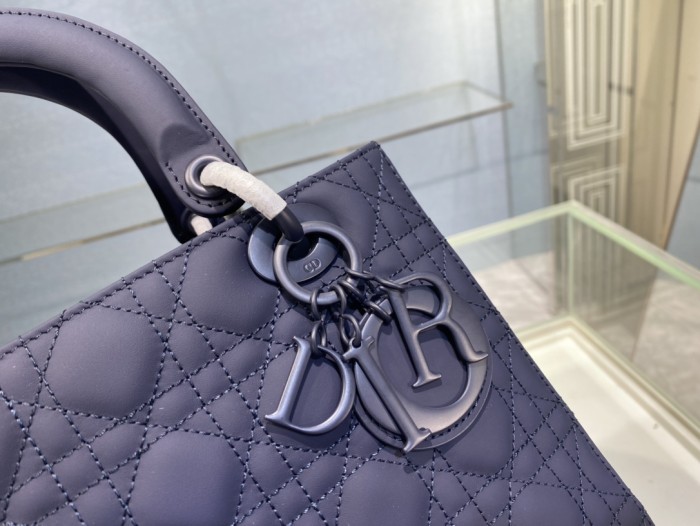 Handbag Dior 6605 size 24*12*20 cm
