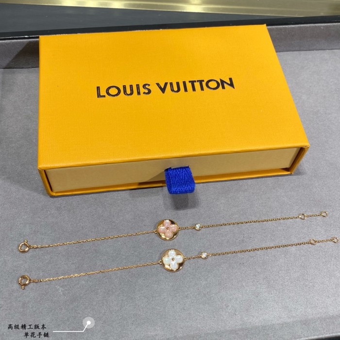 Clothes Louis Vuitton 119