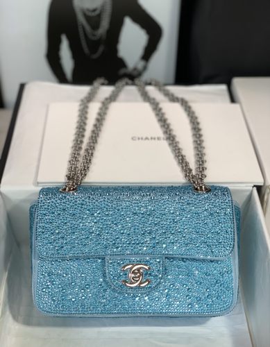 Handbag Chanel size 15.5x20x6 cm