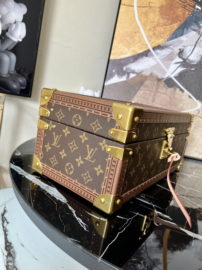 Handbag Louis Vuitton M20209 size 38.0 x 16.0 x 19.0 cm