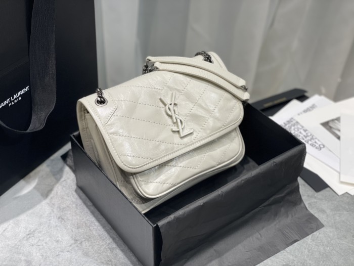 Handbags SAINT LAURENT 533037 size 22×16.5×12 cm