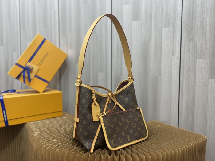 Handbag Louis Vuitton M46203 size 29 x 24 x 12 cm