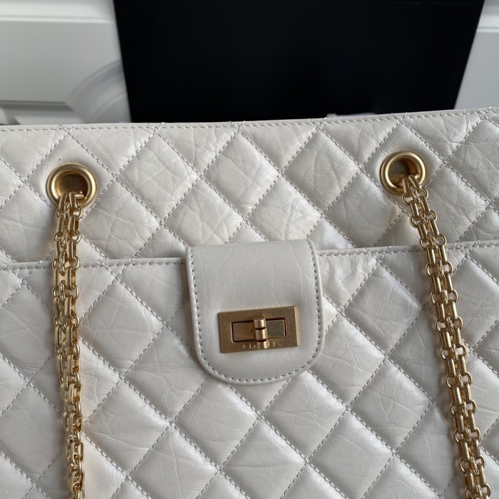 Handbag Chanel AS6611 size 35 26 11 cm