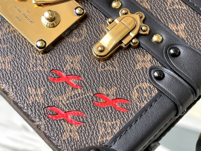 Handbag Louis Vuitton M44199 size 20 x 12.5 x 5 cm