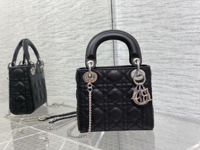 Handbag Dior size 17 cm