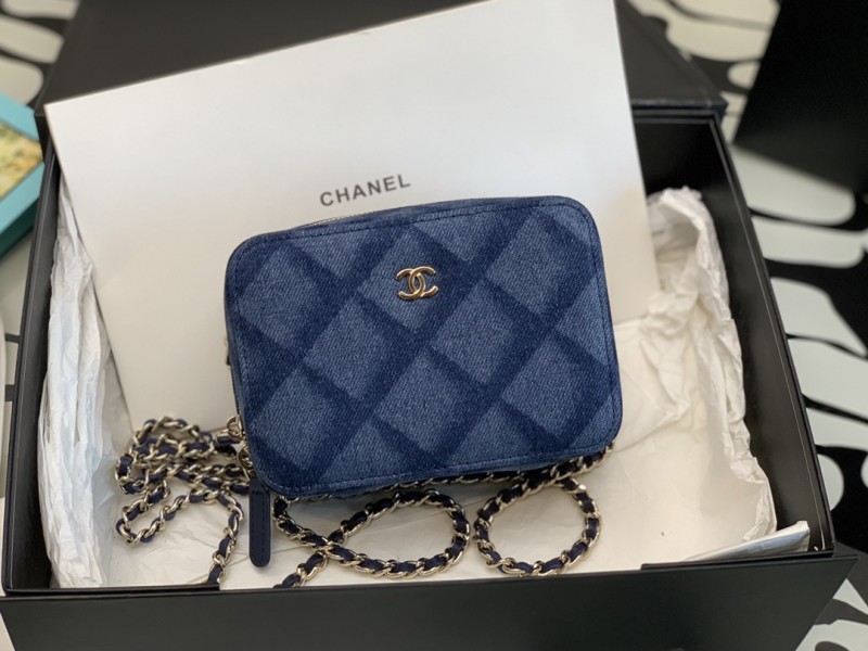 Handbag Chanel 2462 size 14×10×6 cm