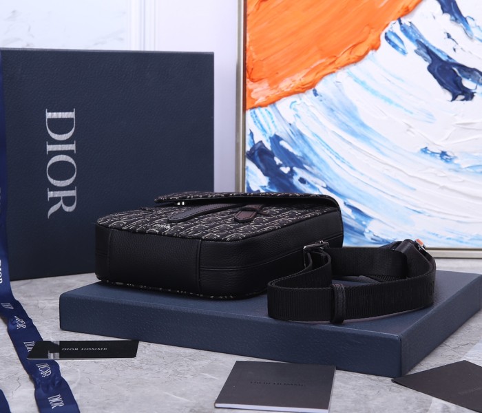 Handbag Dior CD93306 size 16*21*5 cm