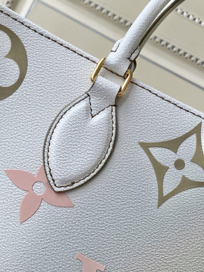 Handbag Louis Vuitton m20510 size 35 x 27 x 14 cm