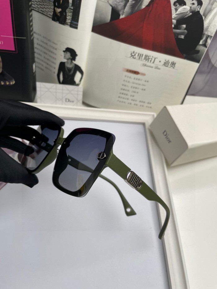 sunglasses Dior 7113