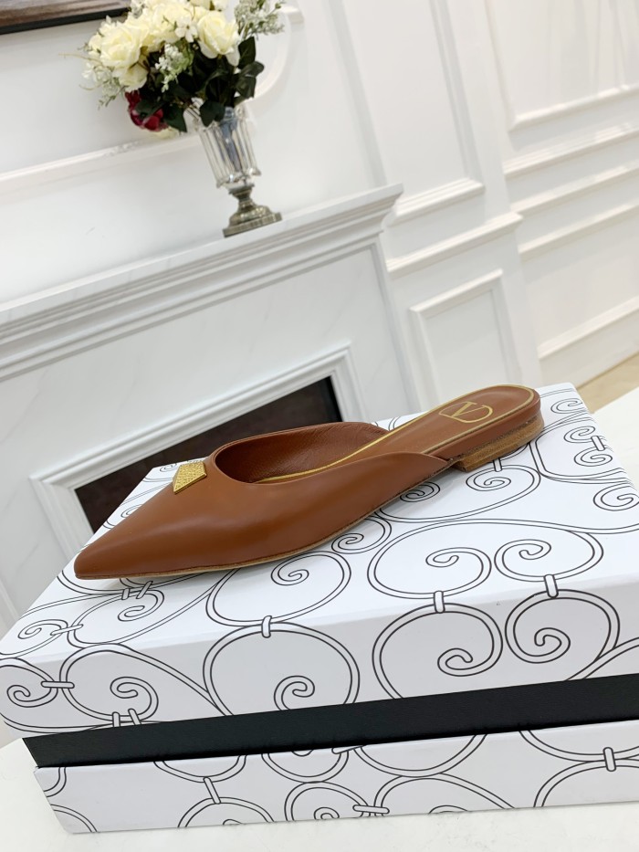 Valentino Garavani Flat sandals Women 15