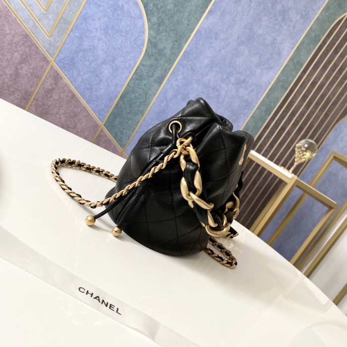 Handbag Chanel AS2390 size 16 19 13 cm