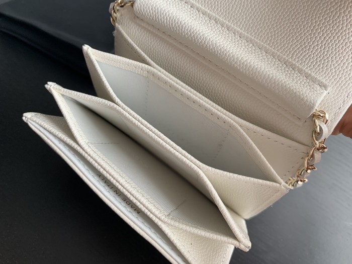 Handbag Chanel 2444 size 10cmx8cmx1.5 cm