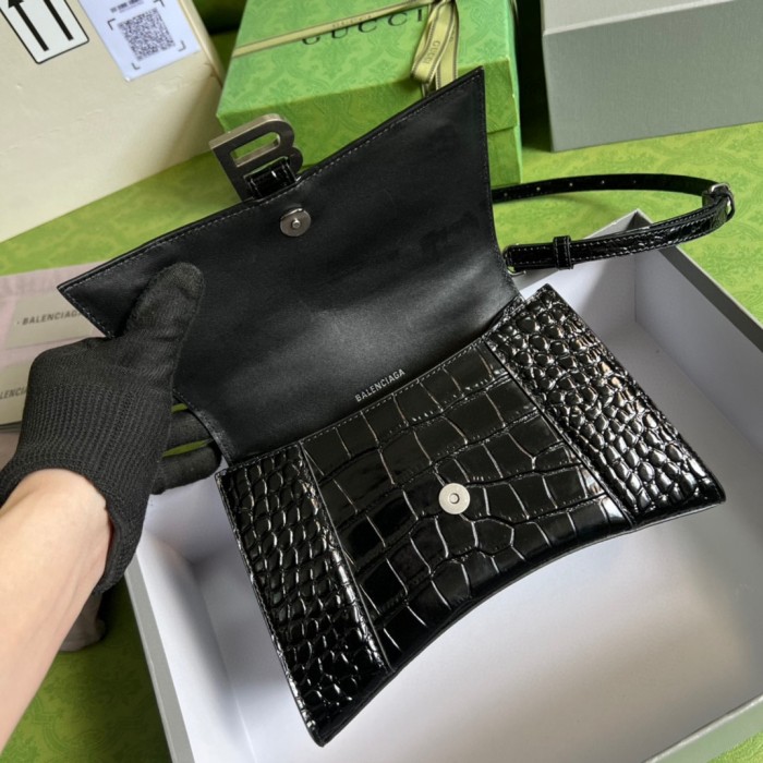 Handbag Gucci 5935461 size 23*15*10 cm