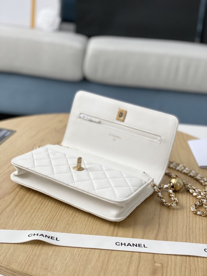 Handbag Chanel 81133 size 19 cm