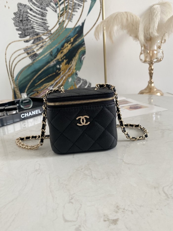 Handbag Chanel 81186 size 10.5-8.5-7 cm