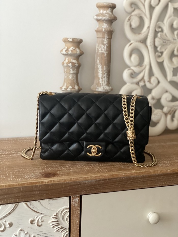 Handbag Chanel AS3609 size 16x25x10 cm