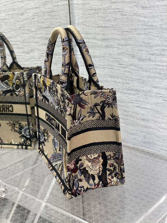 Handbag Dior size 26*8*22 cm