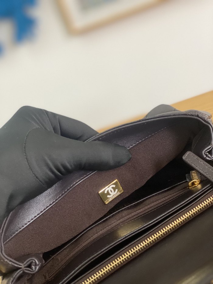 Handbag Chanel AS3393 size 14x22x8 cm