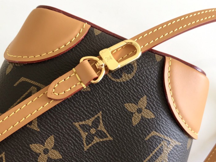 Handbag Louis Vuitton M57099 size 12×12×12cm