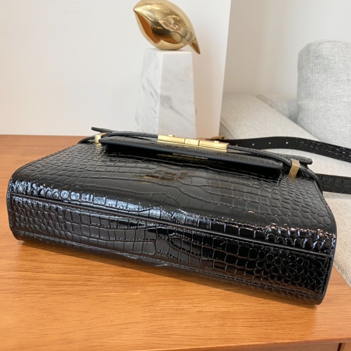 Handbags SAINT LAURENT 579270 size 24x17.5x6 cm