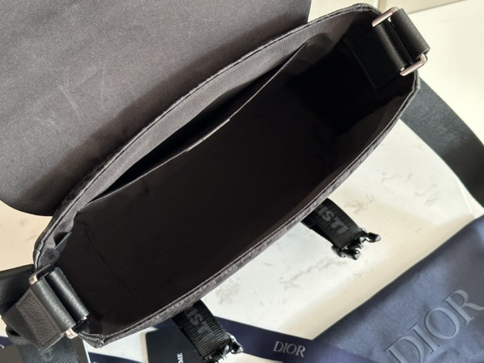 Handbag Dior 86035 size 31 x 21 x 8 cm