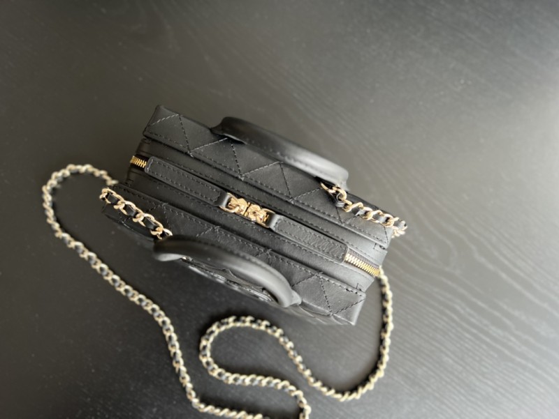 Handbag Chanel size 15cmx11.5cmx5cm