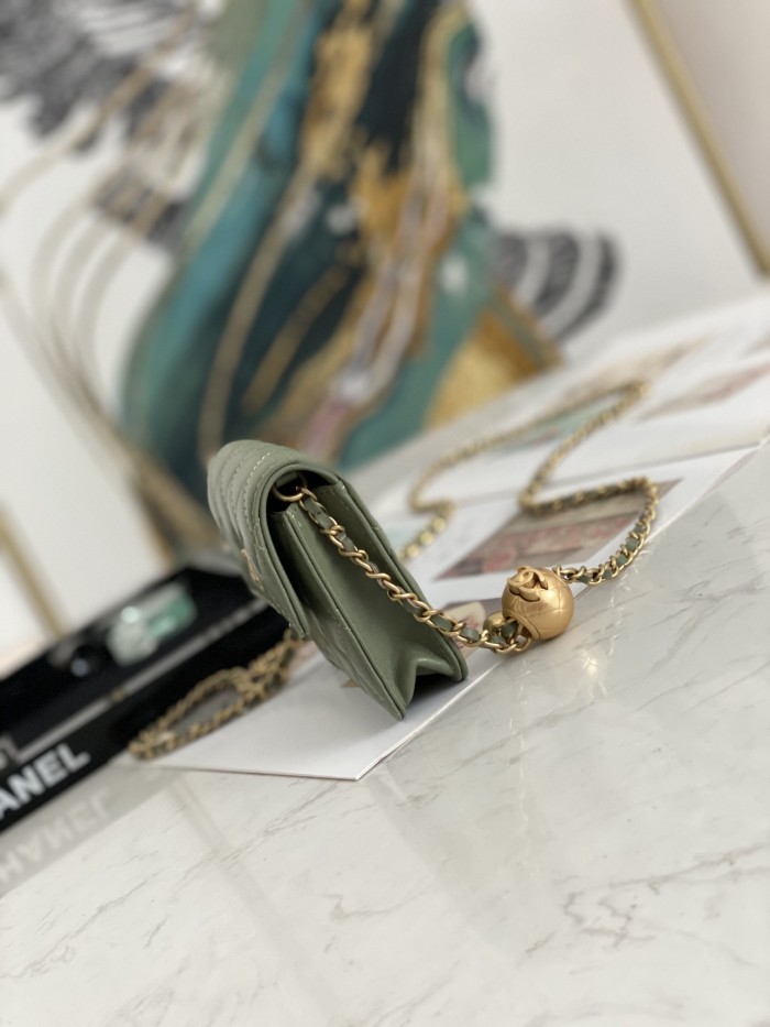 Handbag Chanel 81135 size 12.5 9 2.5 cm