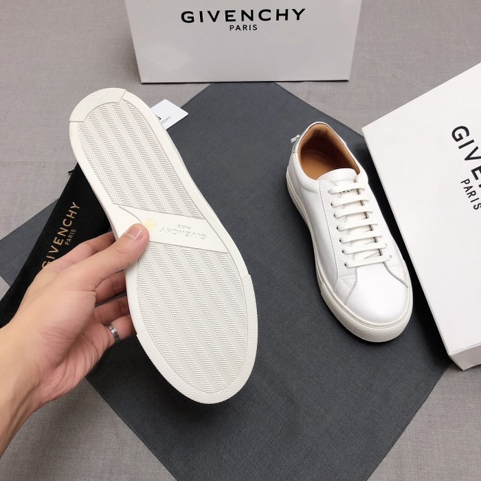 Givenchy Urban Street Logo-print Leather Sneakers 32