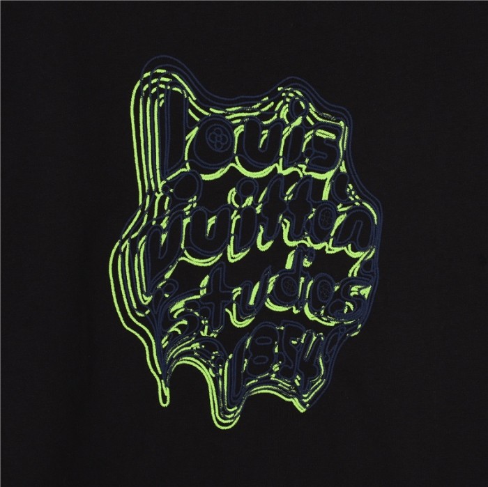 Clothes Louis Vuitton 230