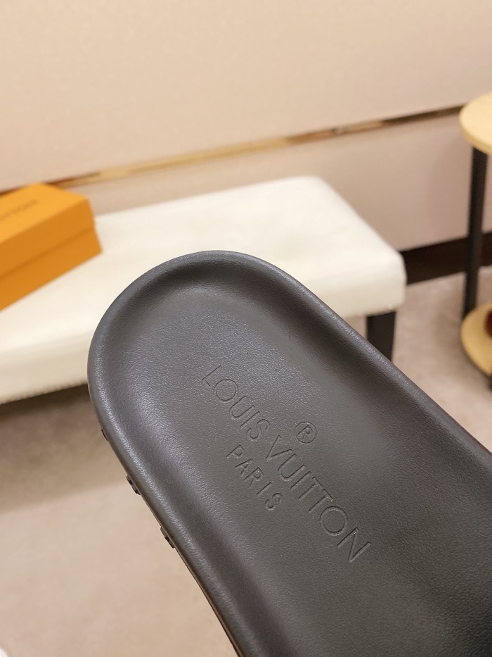 Louis Vuitton Slipper 16